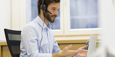 Ingl&eacute;s por videoconferencia o&nbsp;tel&eacute;fono